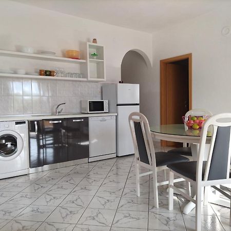 Apartments Podbarje ボル エクステリア 写真