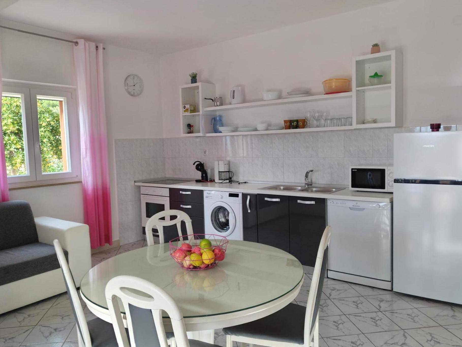 Apartments Podbarje ボル エクステリア 写真